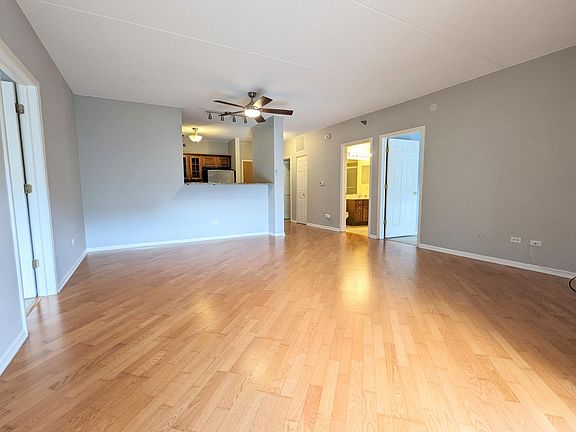 4th image of 410 W Mahogany Ct Unit 301