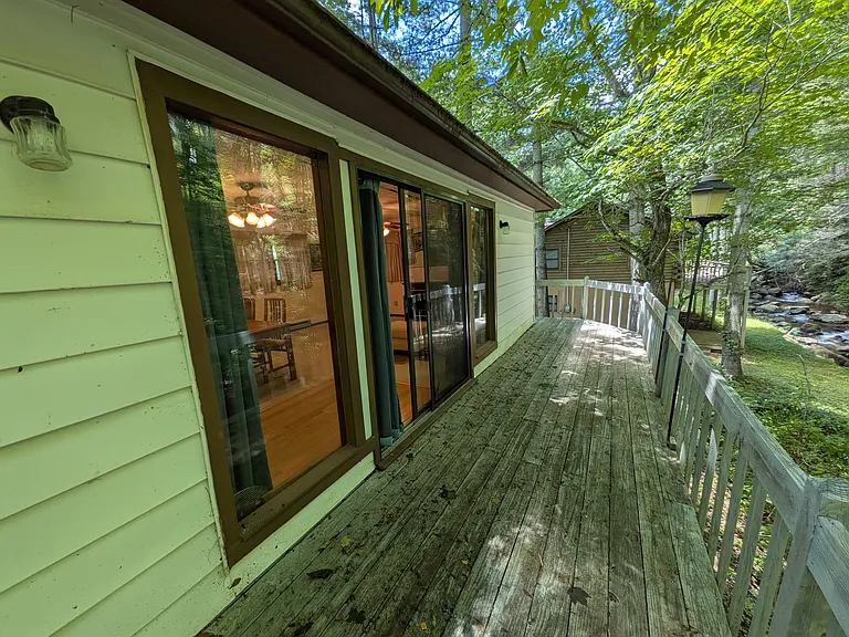 326 Cove Creek Rd — Photo 18