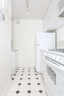 Rented by Mirador Real Estate | media 25