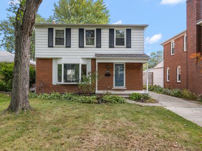 1996 Littlestone Rd, Grosse Pointe Woods, MI, 48236