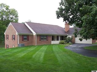 31 Eastgate Dr, Camp Hill, PA 17011
