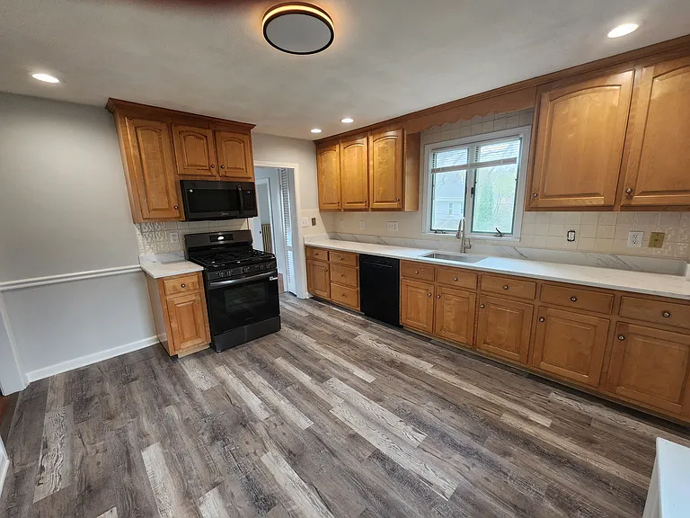 87 Freeman St #2 — Photo 16