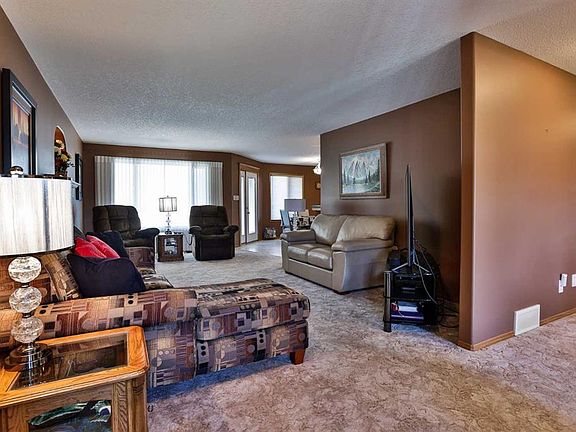 3rd image of 23 Rivermill Lndg W