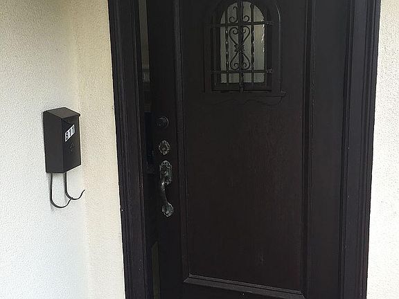2nd image of 811 N La Jolla Ave