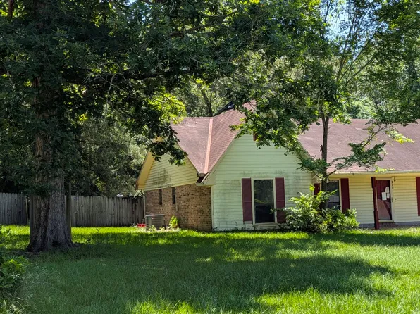 218 Julia Ann Dr, Natchitoches, LA 71457