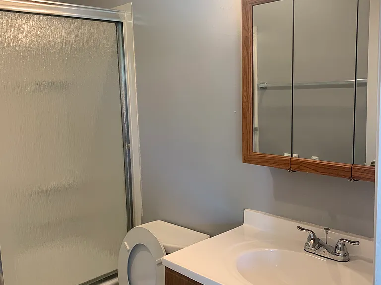 6633 Vineland Ave — Photo 5