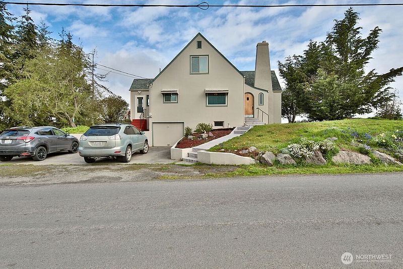 2nd image of 1430 W Hendrickson Road