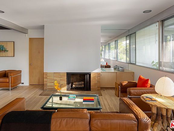 5th image of 2866 Westbrook Ave