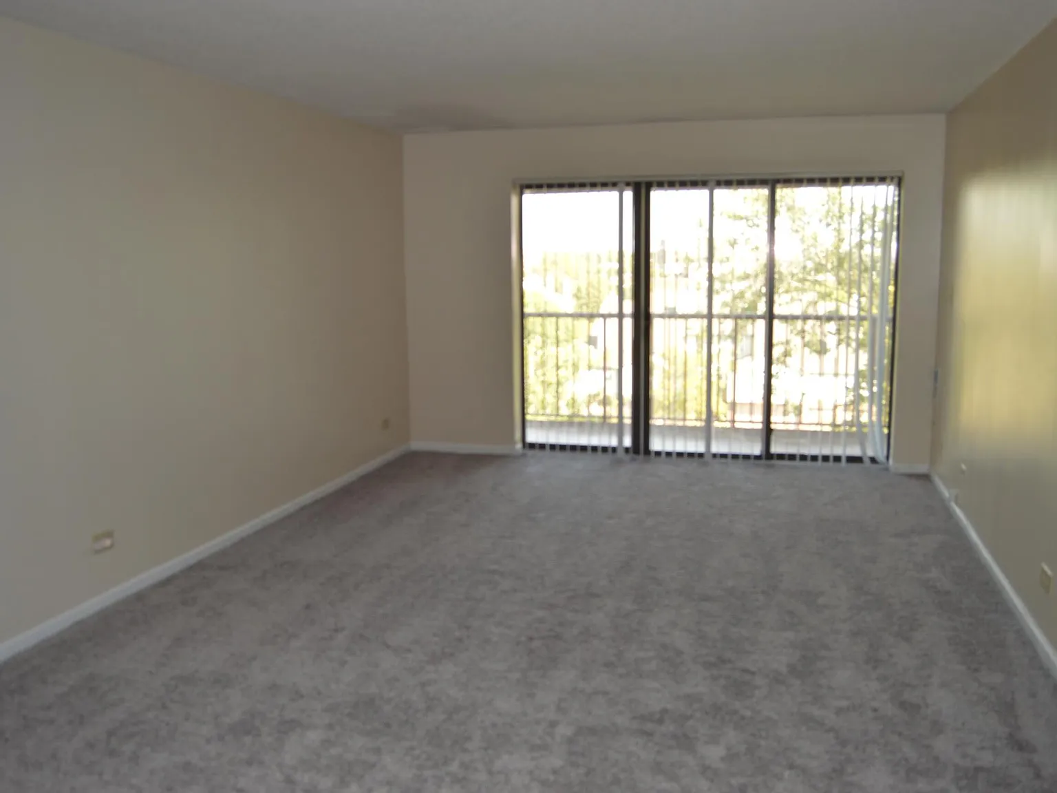 75 Kristin Cir — Photo 4