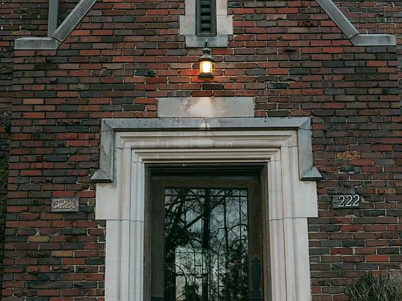 4th image of 3222 Country Club Rd #1