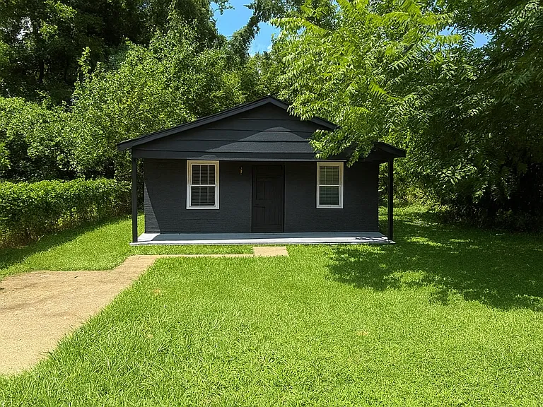 2190 Howell Ave — Photo 1