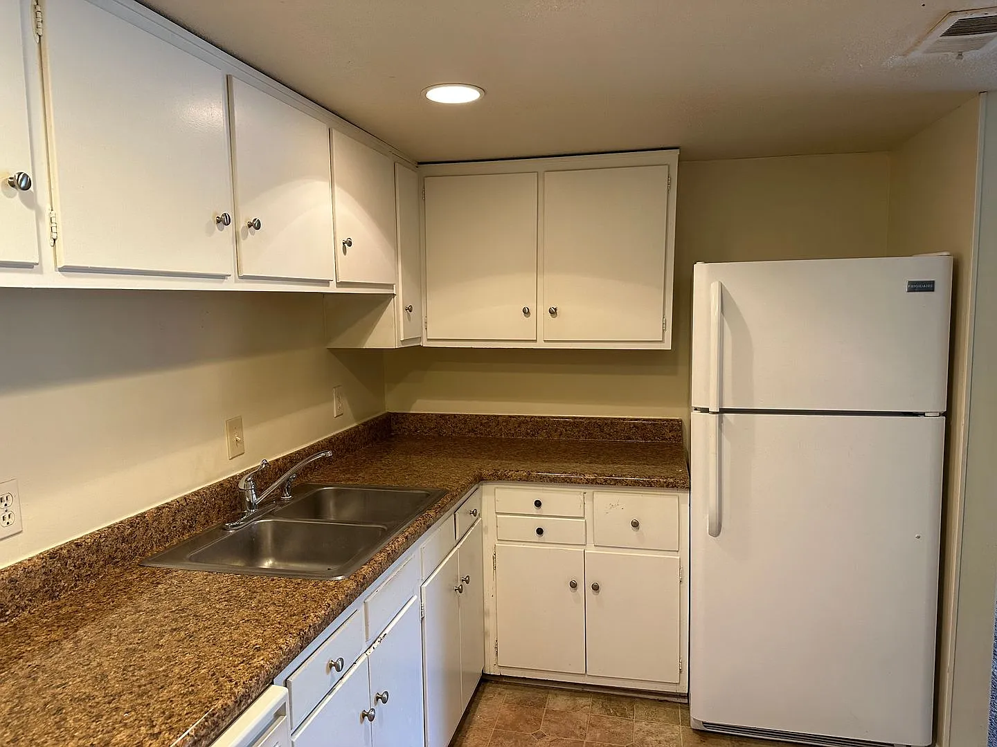 2BR, 2BA Condo Minutes from UNC-Chapel Hill — Photo 4