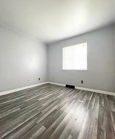 Hillview — Photo 3