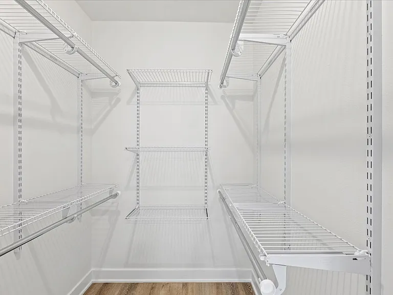 Maple Grove Apartments - Luxury and Convenience in Mundelein! — Photo 8
