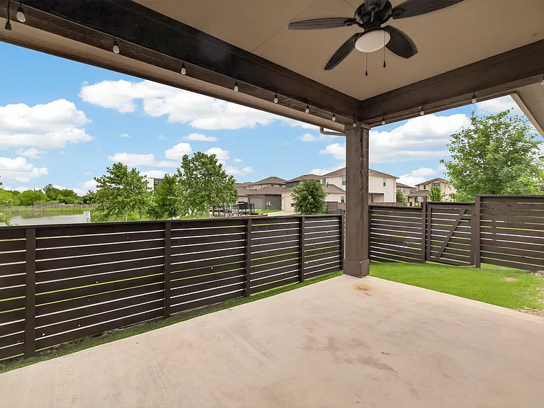 1501 Lawrence St — Photo 24