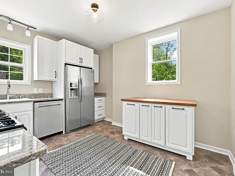 1810 Mount Salem Ln — Photo 6