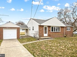 218 Russell Ave, Barrington, NJ 08007