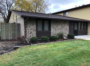 1535 Michael Ln APT B, Aurora, IL 60505