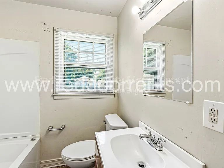 1742 N Whittier Pl — Photo 13