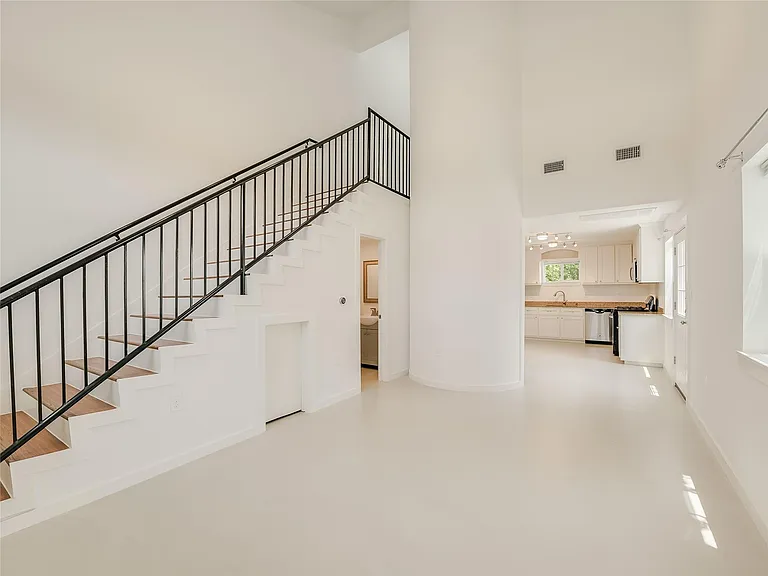 2200 Rosewood Ave #D — Photo 6