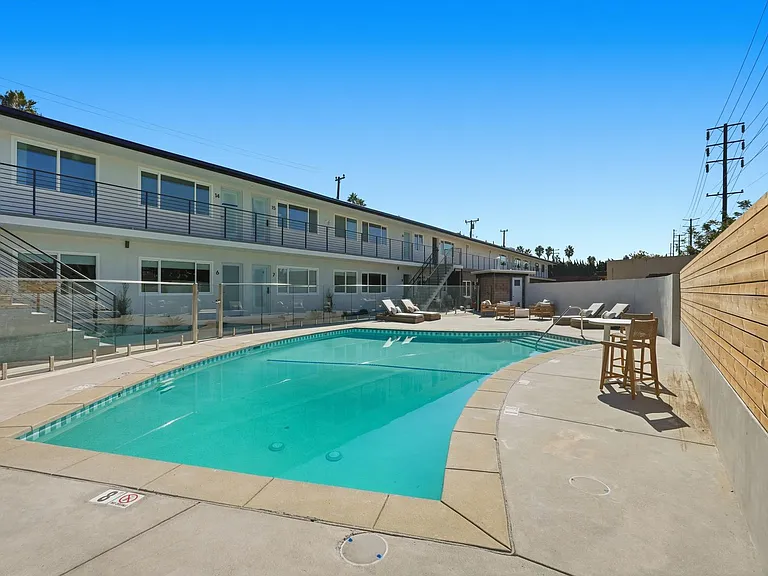 1620 E Maple, LLC — Photo 22