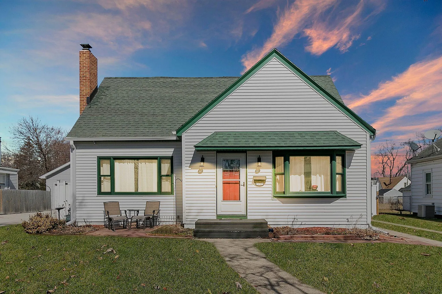 1720 75th St photo 1