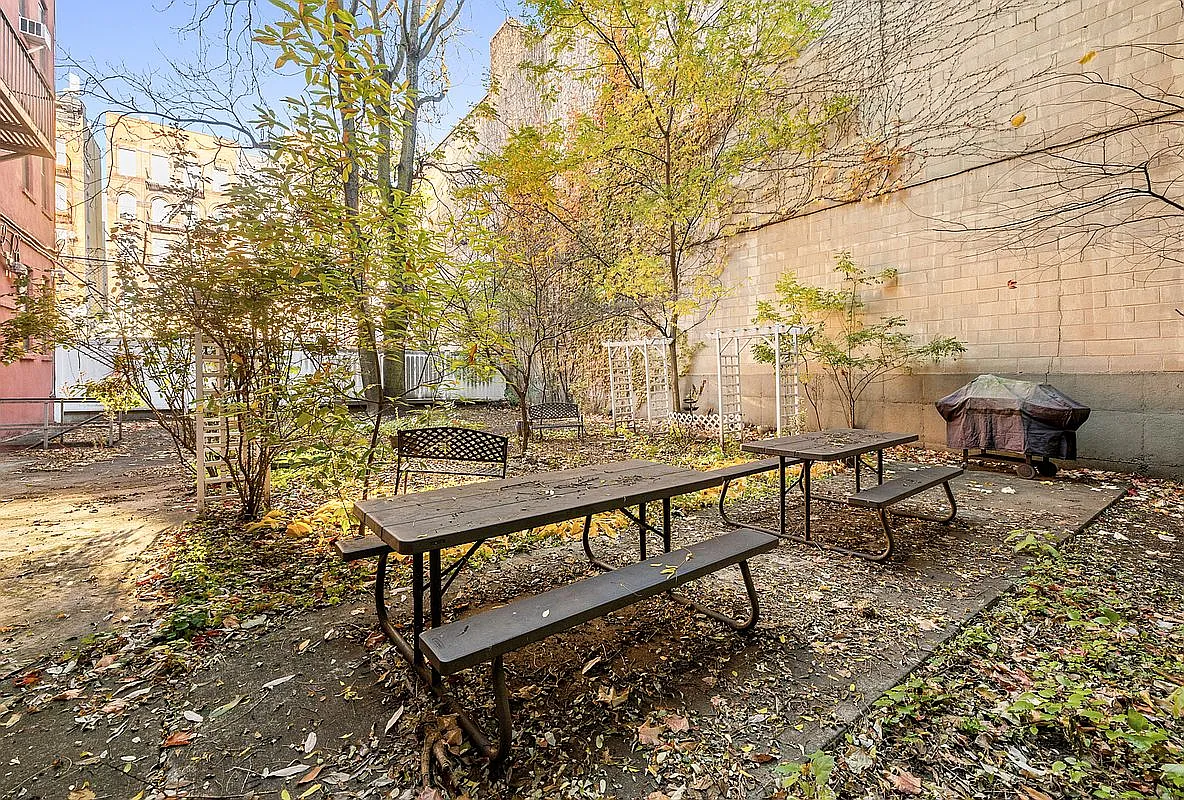145 Morningside Ave APT 1B photo 1