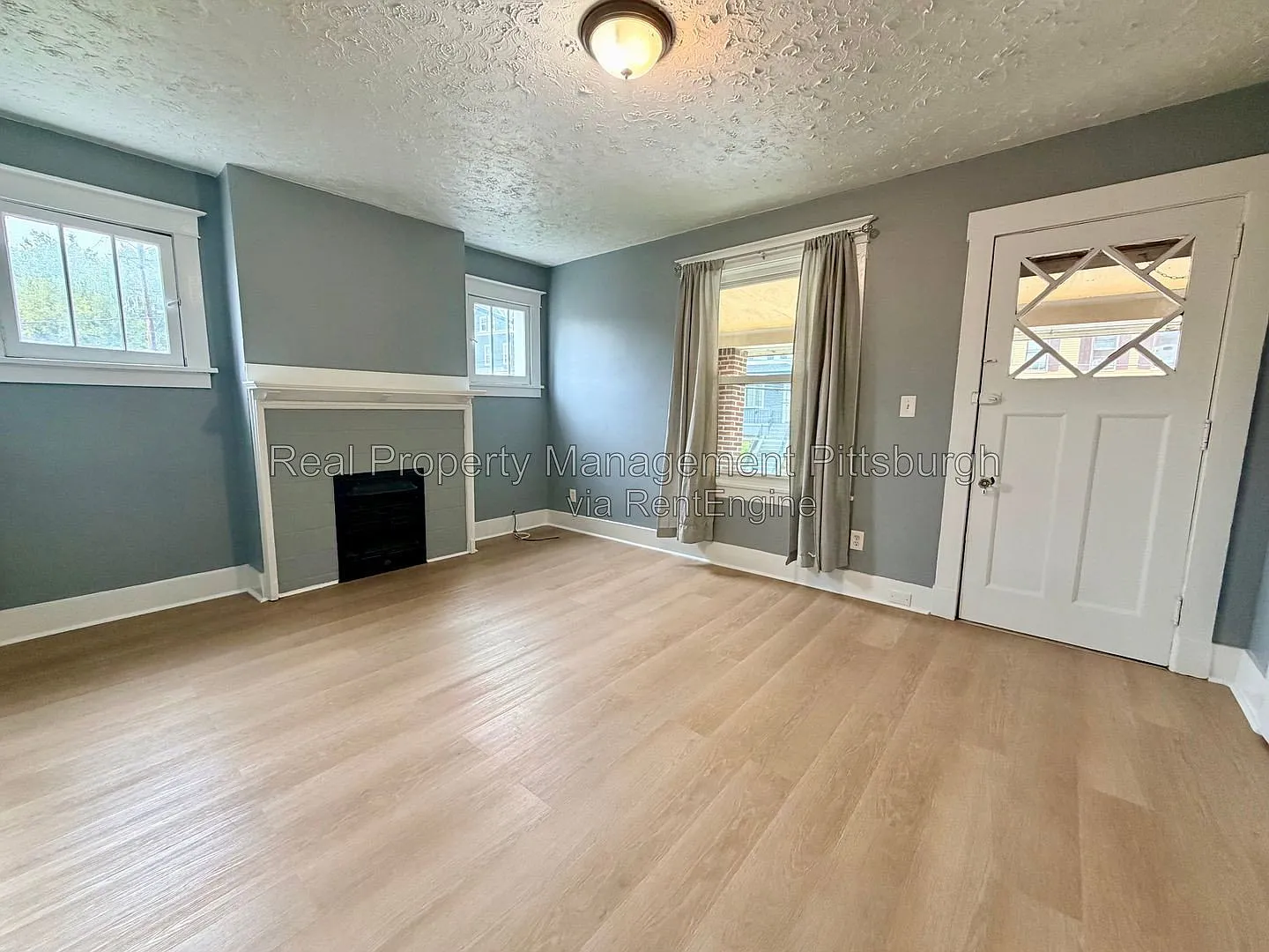 2 bed, 1.0 bath, 1100 sqft, $1,050 — Photo 3