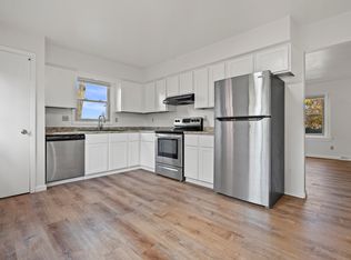 2500-2502 Pebble Valley Rd, Waukesha, WI 53188