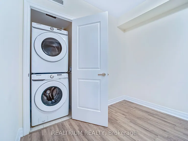 9075 Jane St #1207 — Photo 23