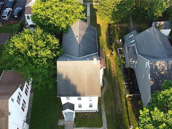 4th image of 2104 Lincoln Ave