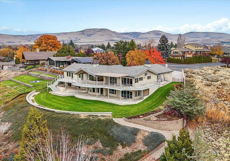 1st image of 812 Mesa Vista Dr