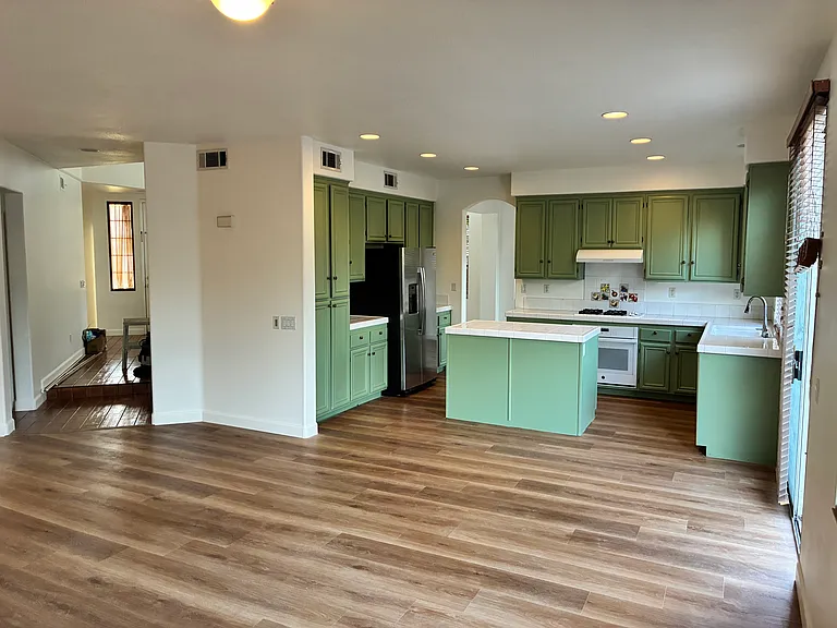 15881 Tanberry Dr — Photo 16