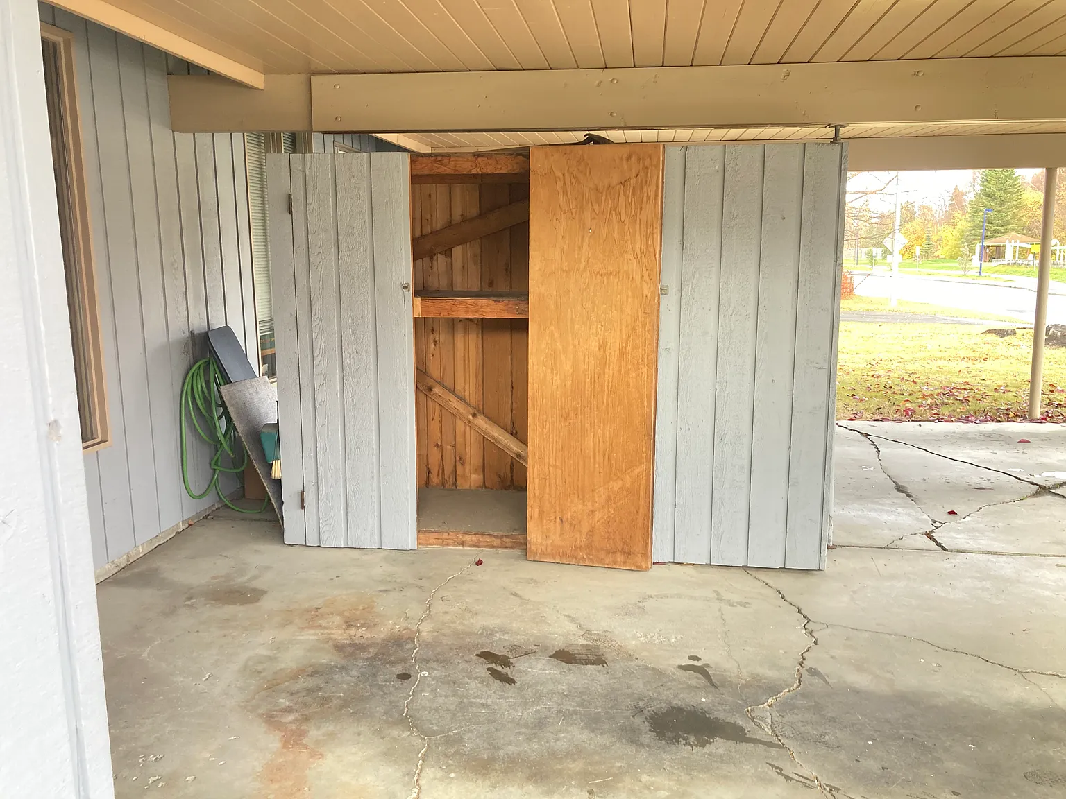 3919 Turnagain Blvd E — Photo 2