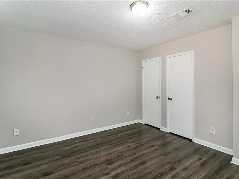 307 Hamilton Glenn #305 — Photo 10