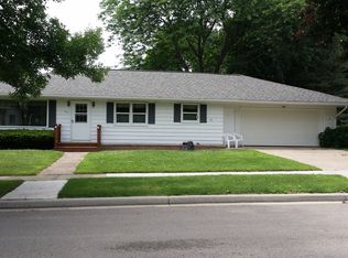 637 N Grove St, Reedsburg, WI 53959