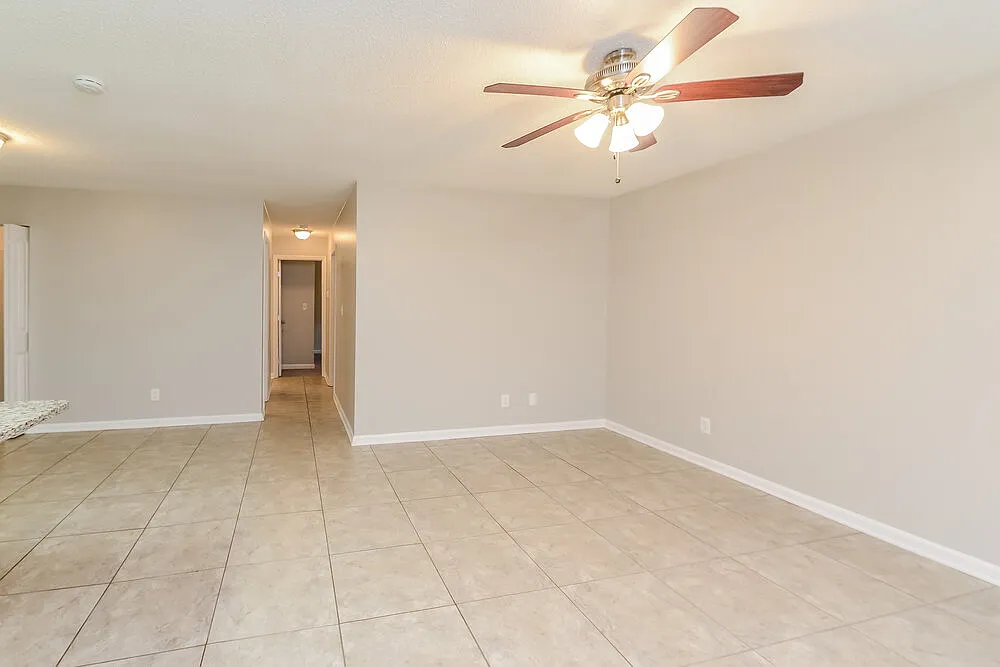 3 bed, 1.5 bath, 960 sqft, $1,460 — Photo 4
