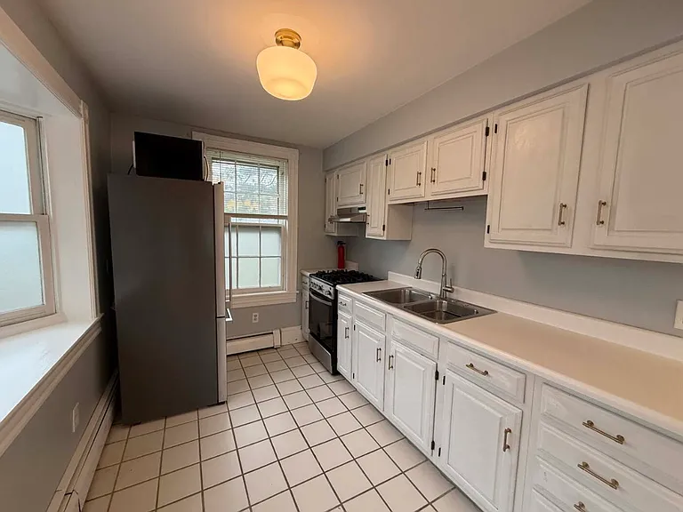 75 Benefit St #2R — Photo 4