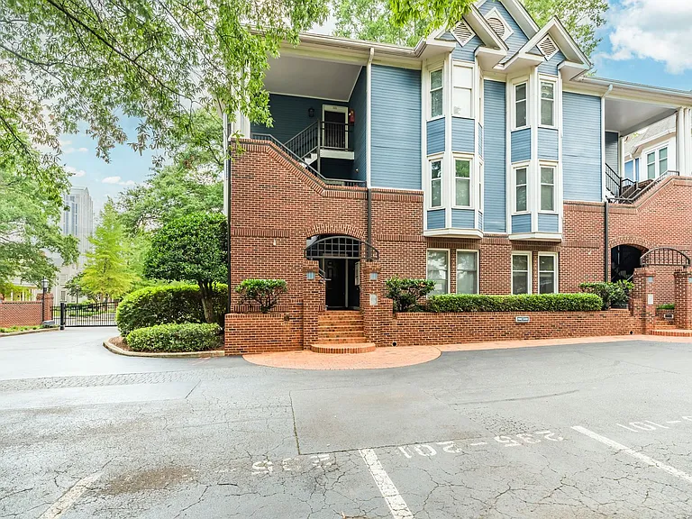 237 New Bern Pl #101 — Photo 4