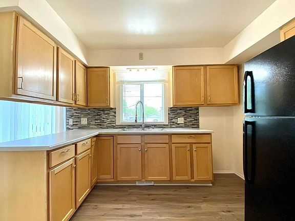 2nd image of 438 Ainsworth Cir