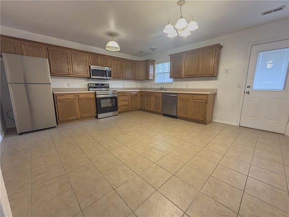 3rd image of 653 Appleridge Dr
