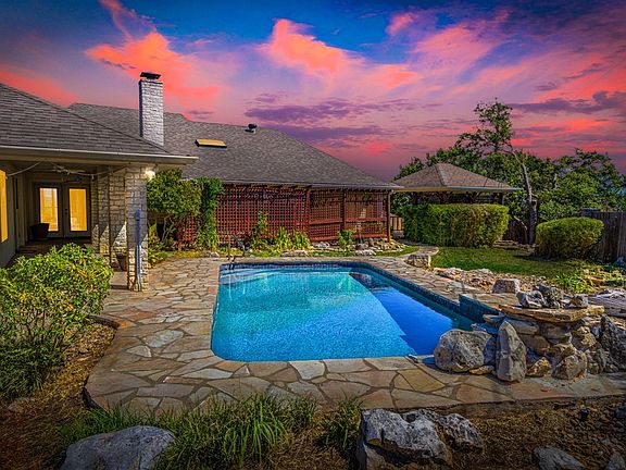 4th image of 302 Cave Springs Dr W