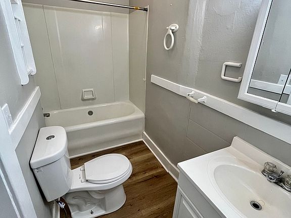 5th image of 208 S 9th St #1