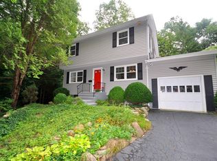 82 Woodbrook Rd, White Plains, NY 10605