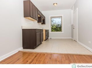 2826 E 78th St, Chicago, IL 60649