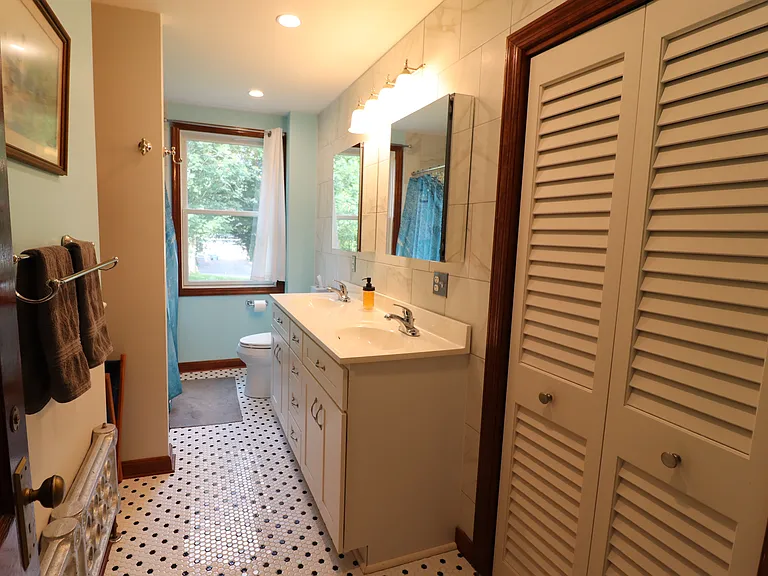 140 Maple Ave #1 — Photo 24