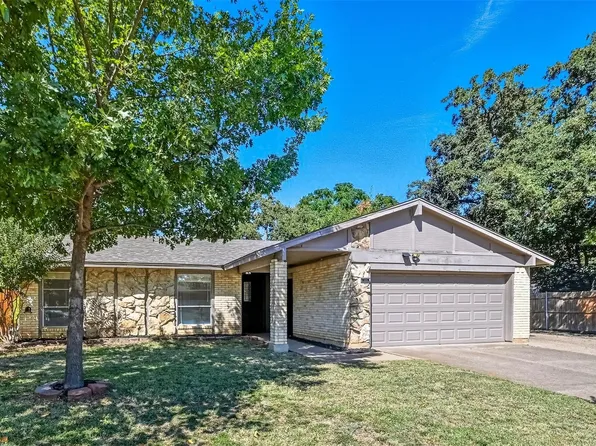 1205 Douglas St, Euless, TX 76039