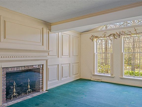 4th image of 101 Charleston Dr