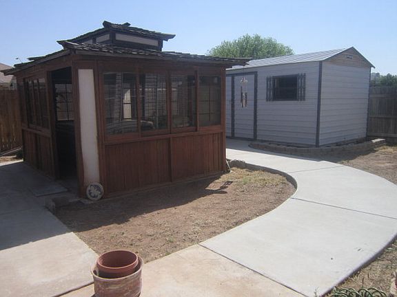 2nd image of 3920 Hadden Dr