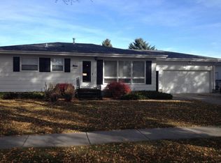 1003 S 12th St, Aberdeen, SD 57401